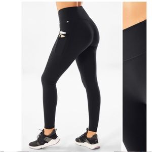 High Waisted Yoga Leggings Pocket - Fabletics